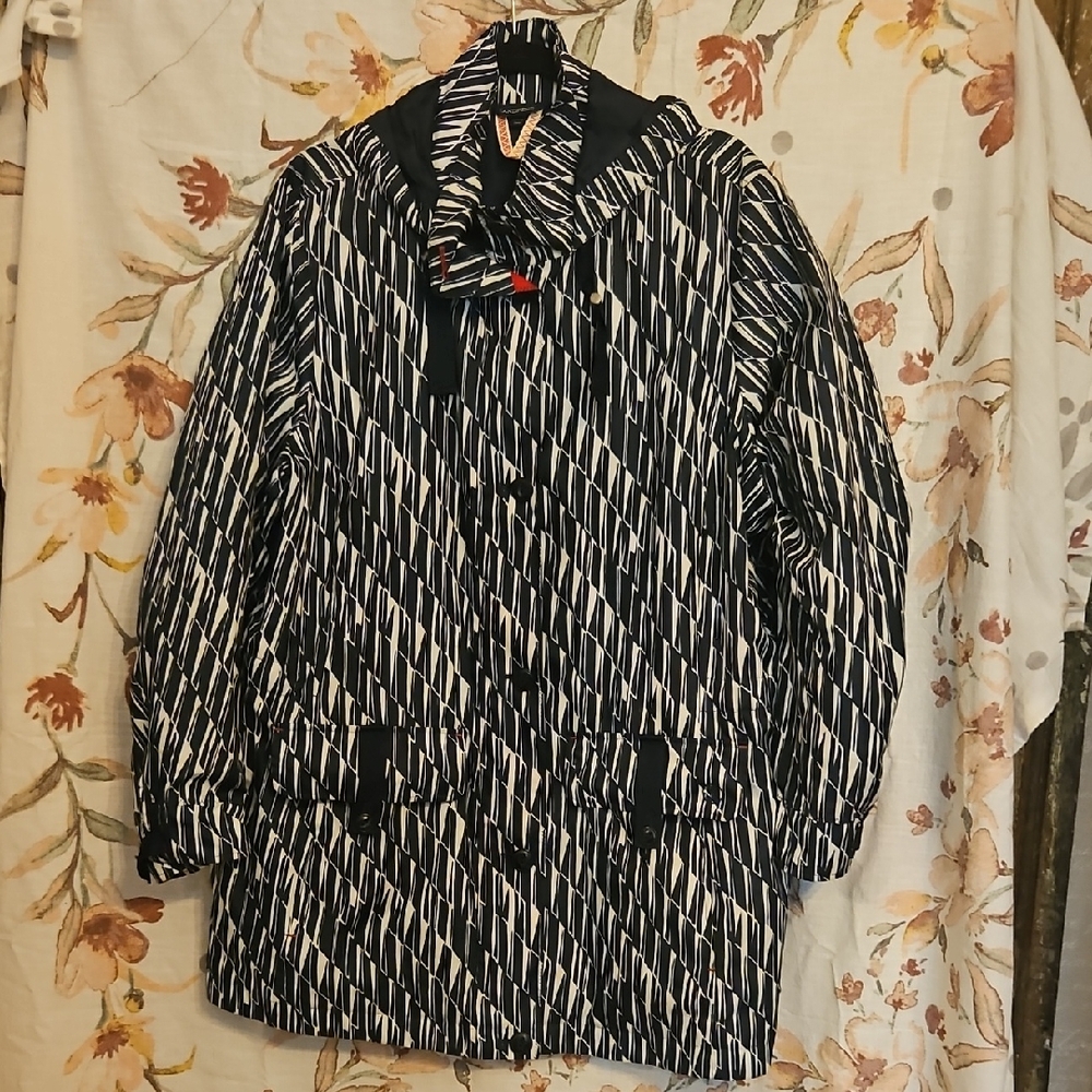 LANDS' END WOMENS 2X RAINCOAT, ZIPS AND BUTTON, 4 POCKETS, HOOD NAVY/WHITE